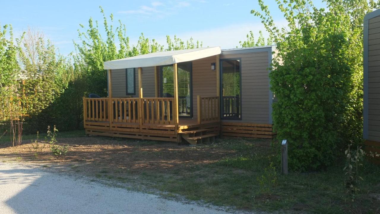 Hotel Camping Du Plan D'Eau **** Saint-Yrieix-sur-Charente Exteriér fotografie