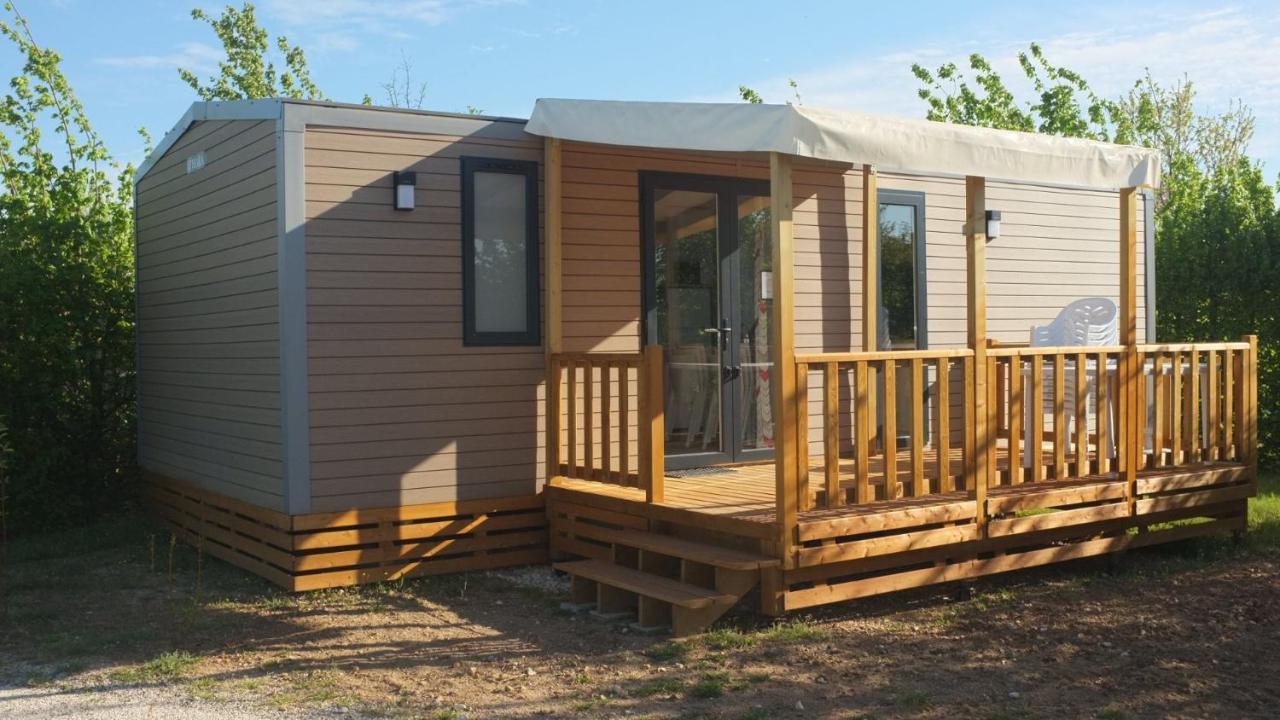Hotel Camping Du Plan D'Eau **** Saint-Yrieix-sur-Charente Exteriér fotografie